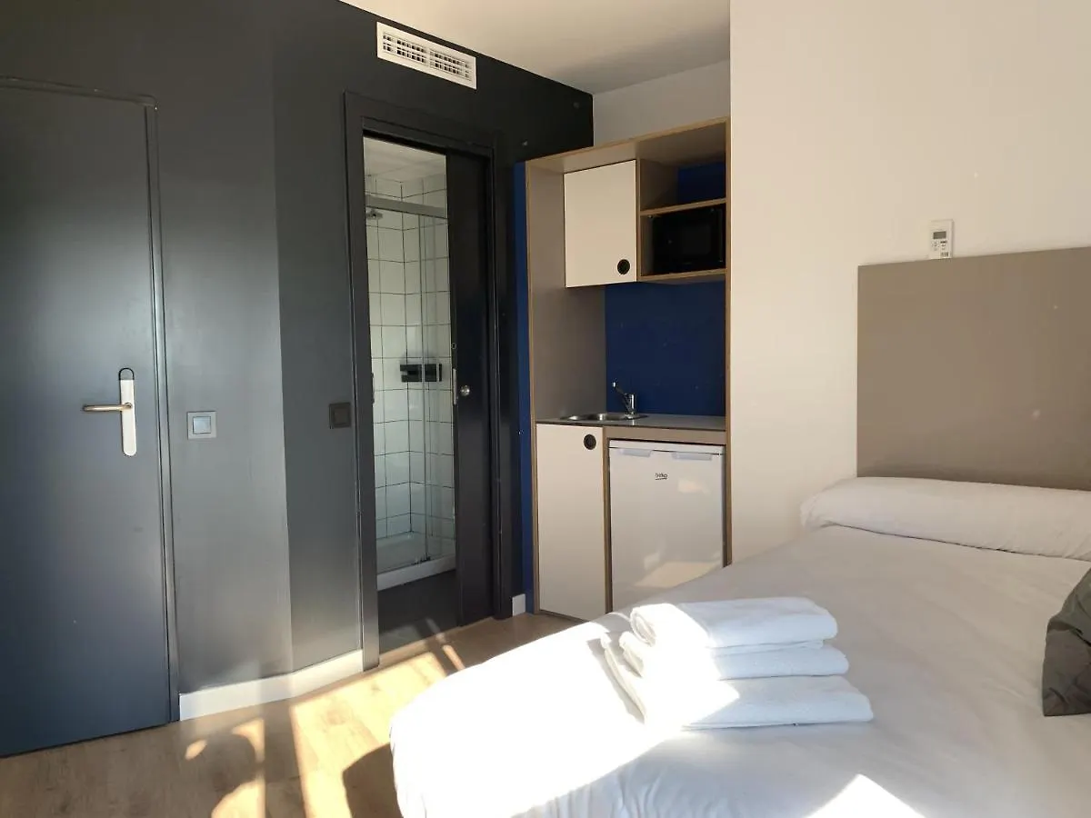 Residencia De Estudiantes Xior Malaga Teatinos Solo Estudiantes Apartment 0*,  Spain